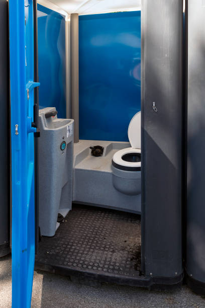 Best Construction site porta potty rental  in Iowa City, IA